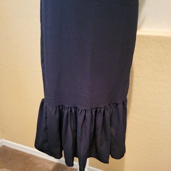 Velvet Tech Small Black midi dress with ruffled straps NWT Size Small - Picture 4 of 8